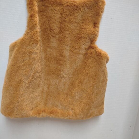 👍Tahari Fur vest size 5. K1 - Picture 4 of 5